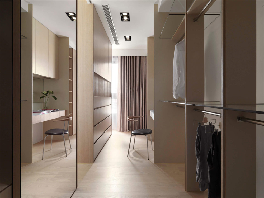 入墻式衣柜和開放式衣柜優缺點 哪種衣柜好?(圖2) 入墻式衣柜和開放式衣柜優缺點 哪種衣柜好?(圖2)